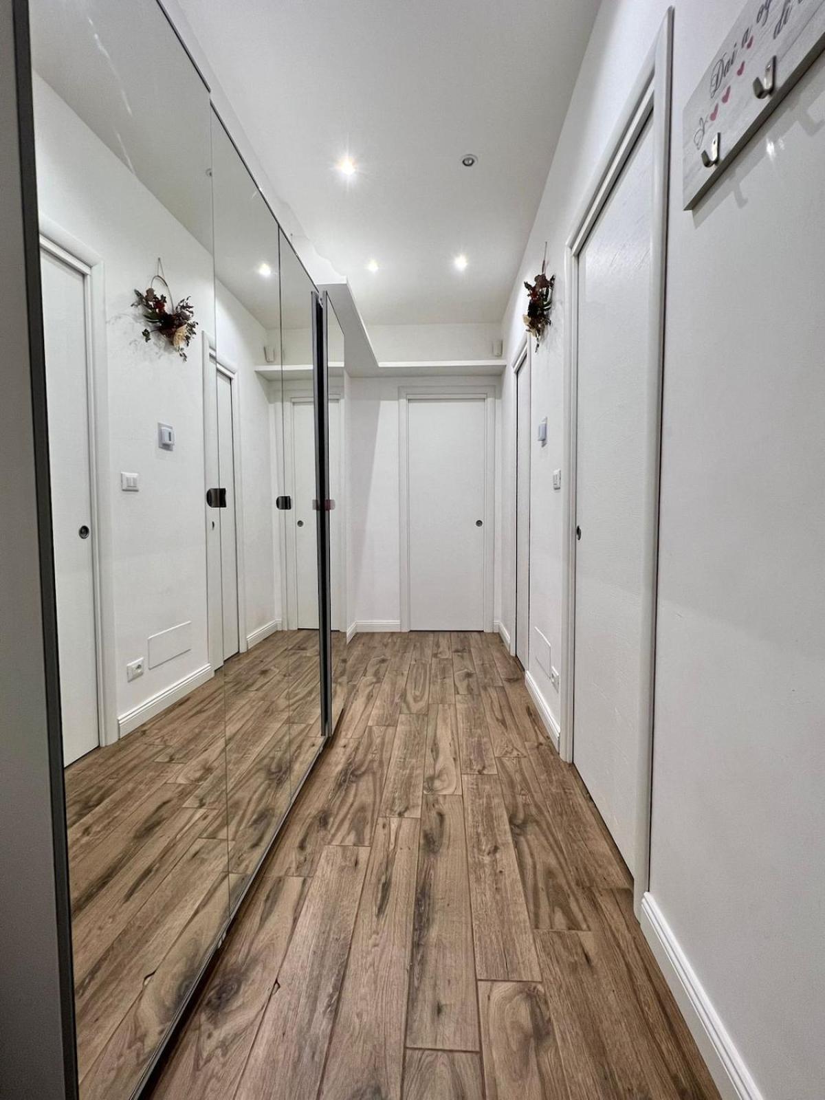 Appartement Metro B - Luminosa Casa Vicina Al Centro Di